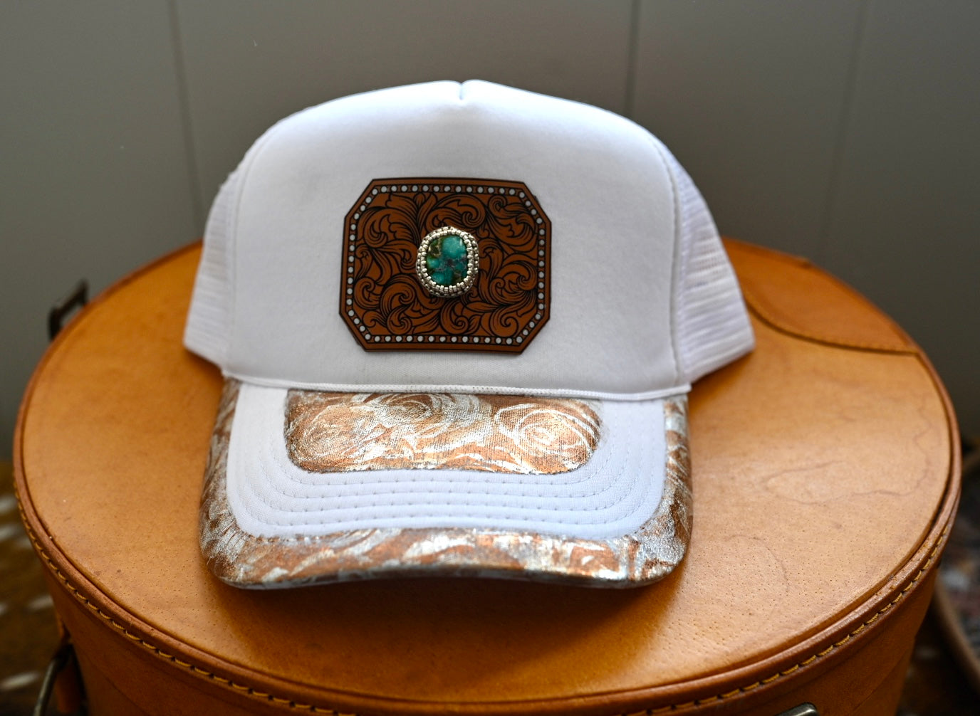 Buckle trucker with turquoise